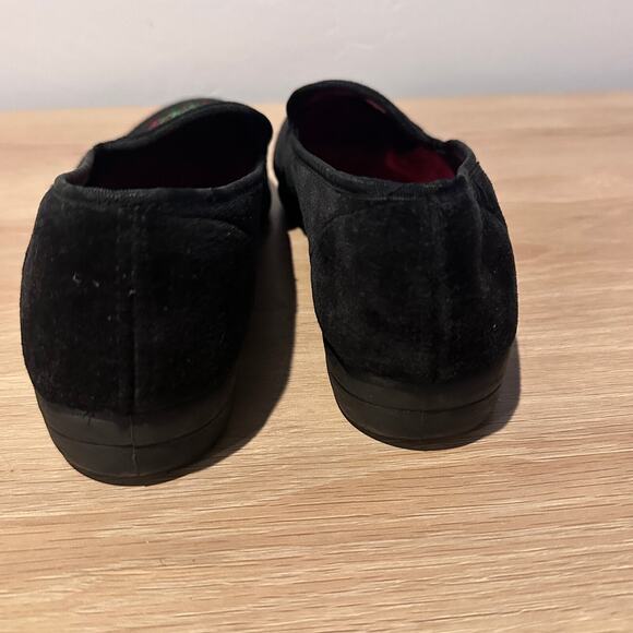 Allyson Whitmore Embroidered Holiday Christmas Wreath Size 8 Velvet Flat Shoes - Picture 6 of 8